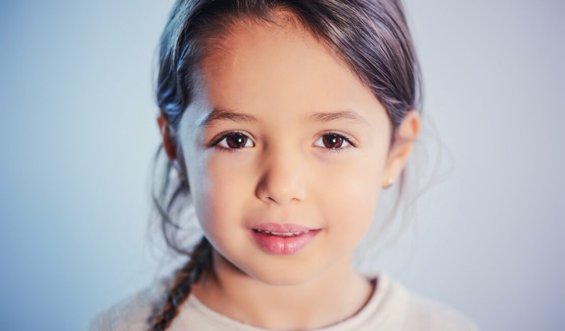 Jak budować pewność siebie u dziecka i jak nauczyć dziecko doceniania siebie?