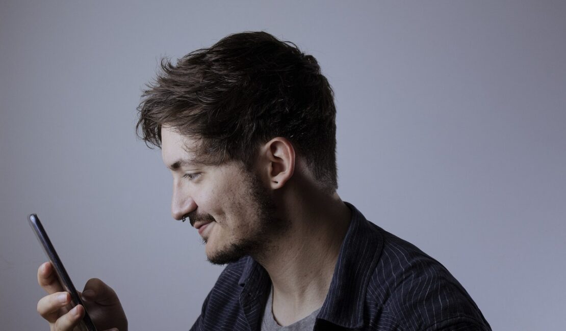 Jak kogoś poznać? Szansa na poznanie kogoś przez internet